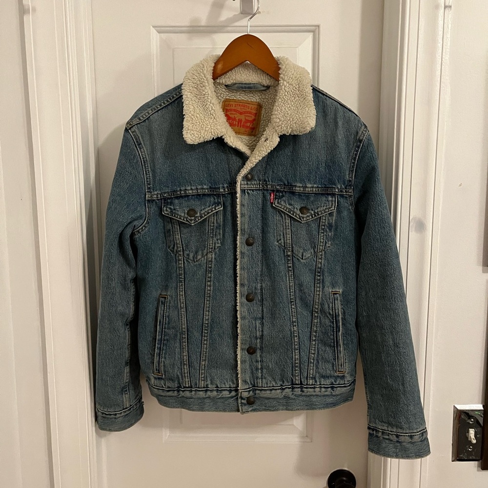 Levi’s Sherpa Lined‎ Truckers Jacket